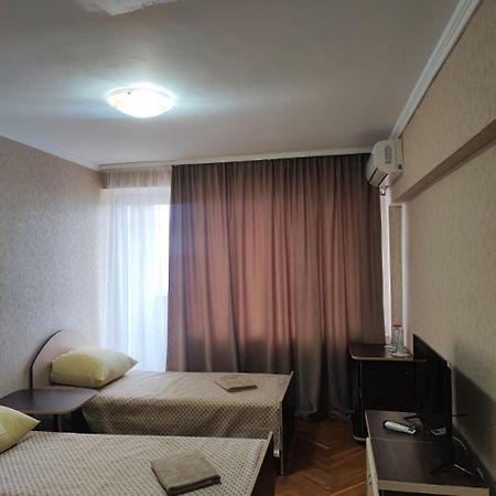 Hotel Prietenia Bender Bagian luar foto