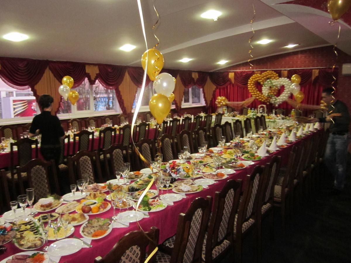 Hotel Prietenia Bender Bagian luar foto